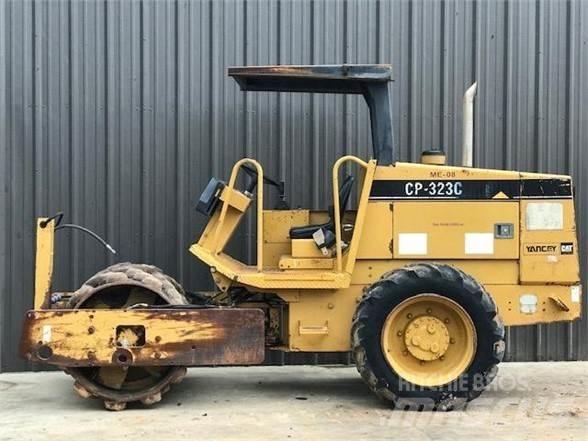 CAT CP-323C Single drum rollers