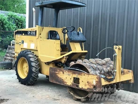 CAT CP-323C Single drum rollers