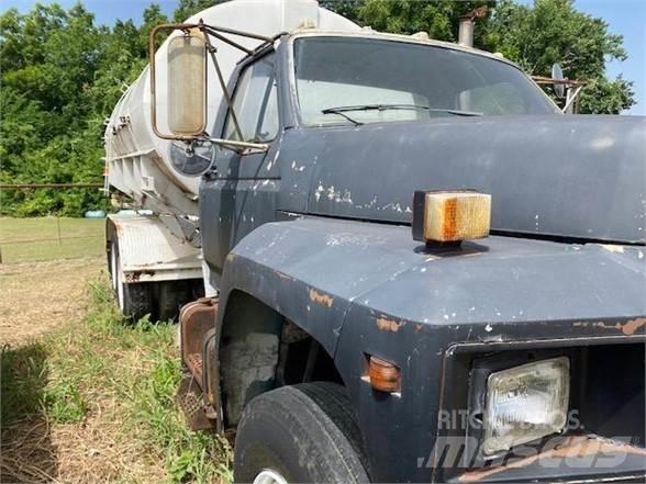 Ford F800 Tank Trucks
