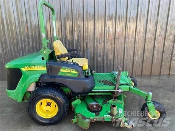 John Deere 997 Zero turn mowers