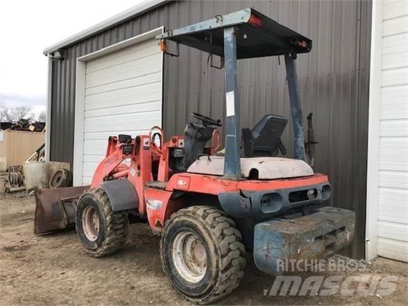 Kubota R420 Wheel Loaders