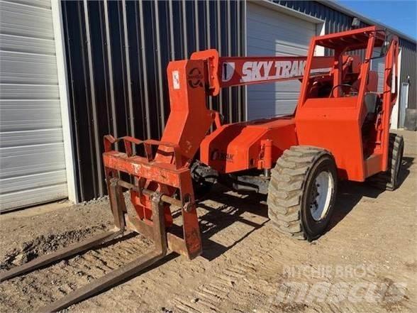 SkyTrak 5028 Telescopic Handlers