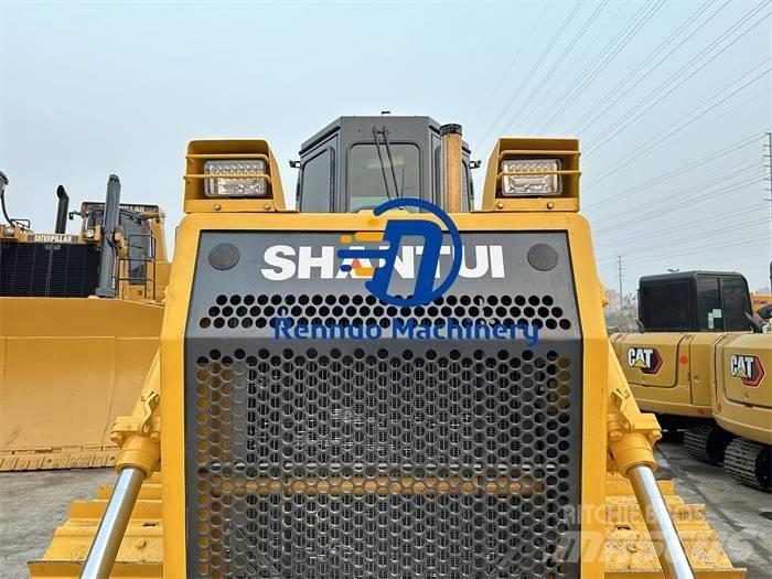 Shantui SD 16 Crawler dozers