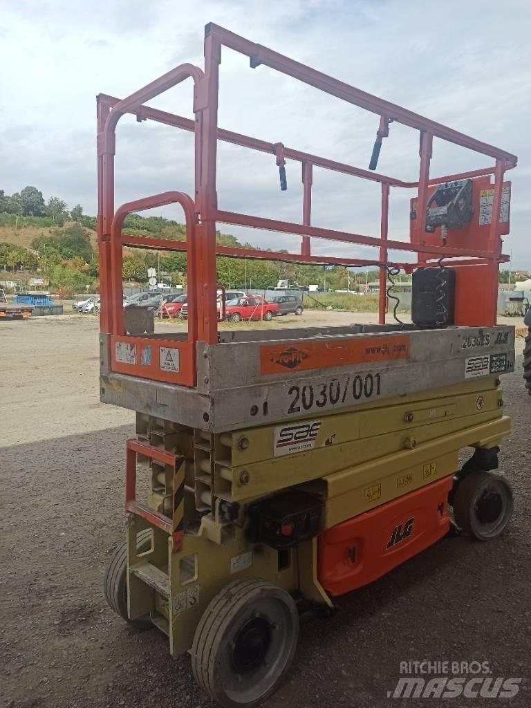 JLG 2030 ES Scissor Lifts