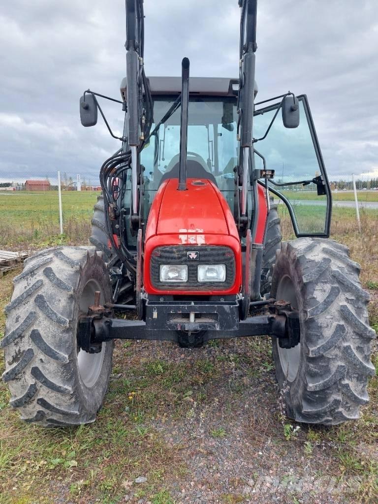 Massey Ferguson 4255 Tractors