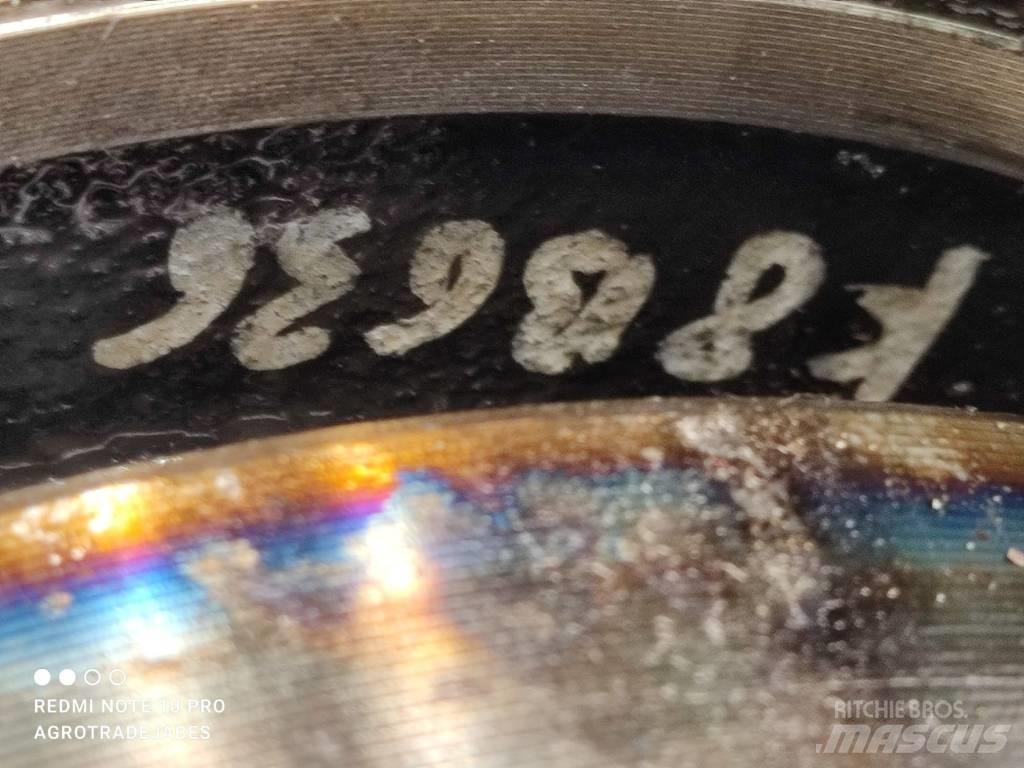Kramer 750 hub Axles