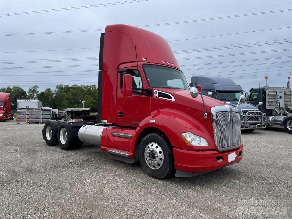 Kenworth T 680 Conventional Trucks / Tractor Trucks
