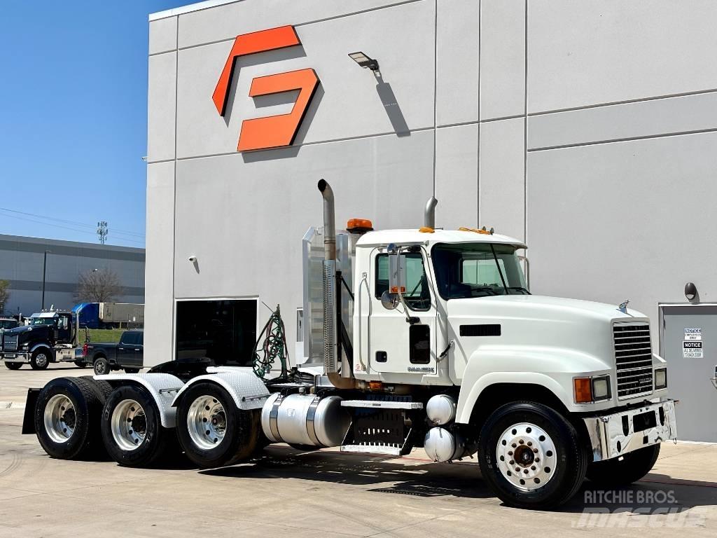 Mack CHU 613 Conventional Trucks / Tractor Trucks
