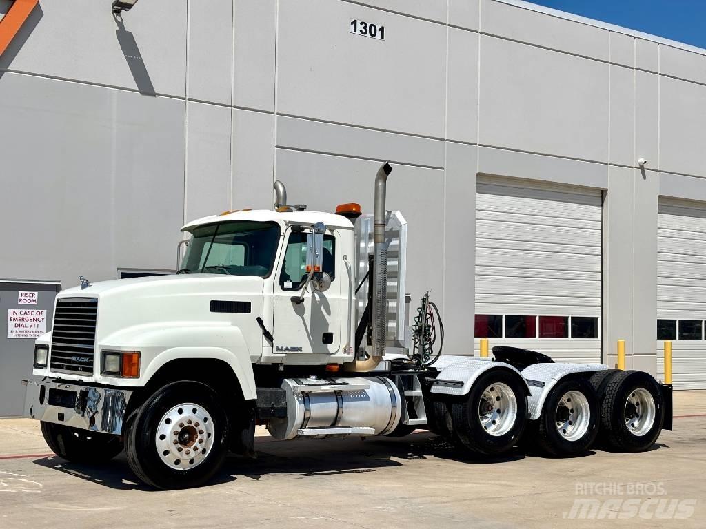 Mack CHU 613 Conventional Trucks / Tractor Trucks