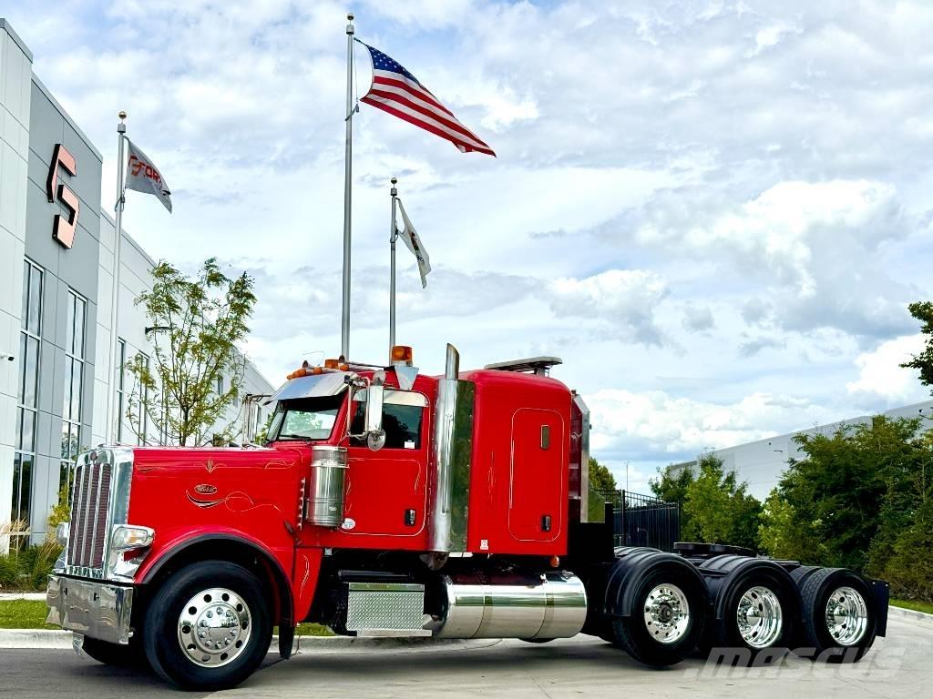 Peterbilt 388 Conventional Trucks / Tractor Trucks