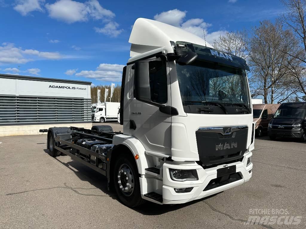 MAN TGM 18.290 Cab & Chassis Trucks