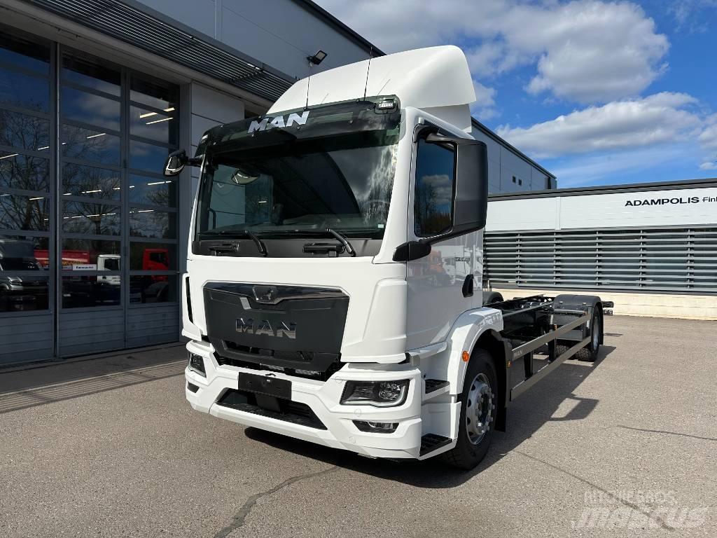 MAN TGM 18.290 Cab & Chassis Trucks