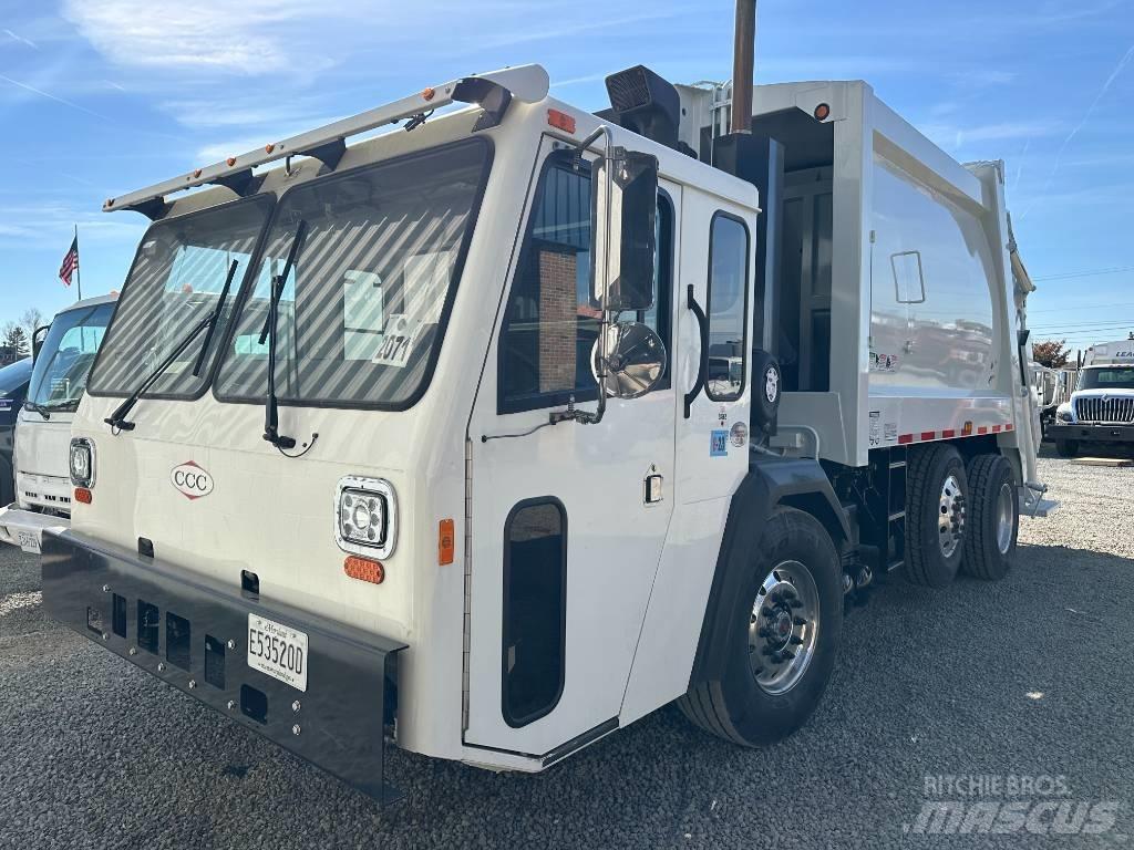  Crane Carrier LET2CC Garbage Trucks / Recycling Trucks
