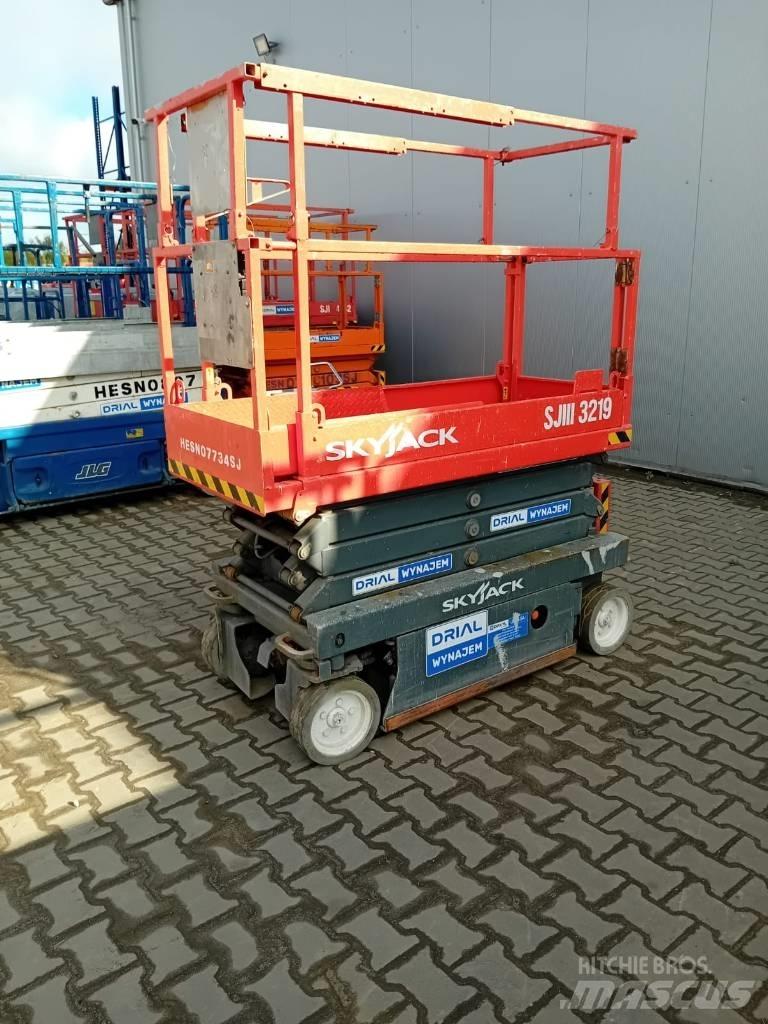 SkyJack 3219 Scissor Lifts