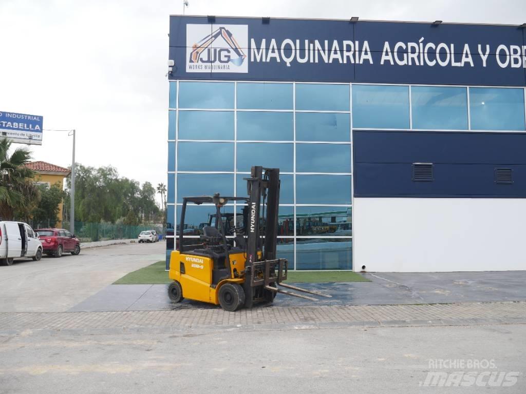Hyundai 25 BH-9 Electric Forklifts