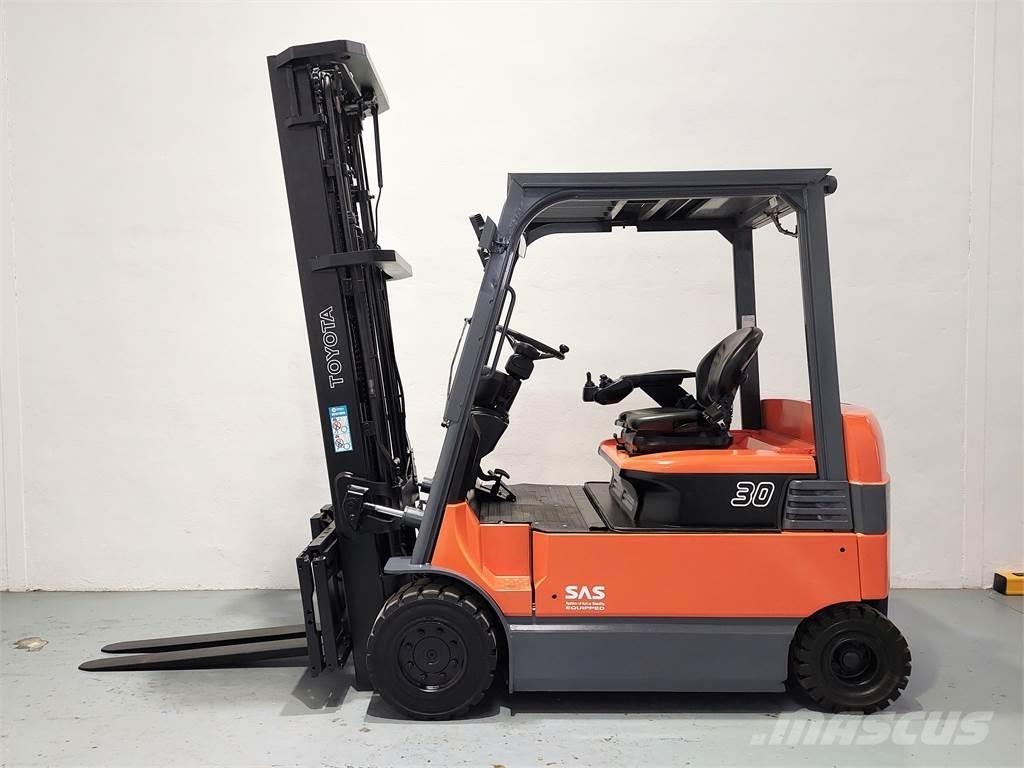 Toyota 7FBMF30 Electric Forklifts