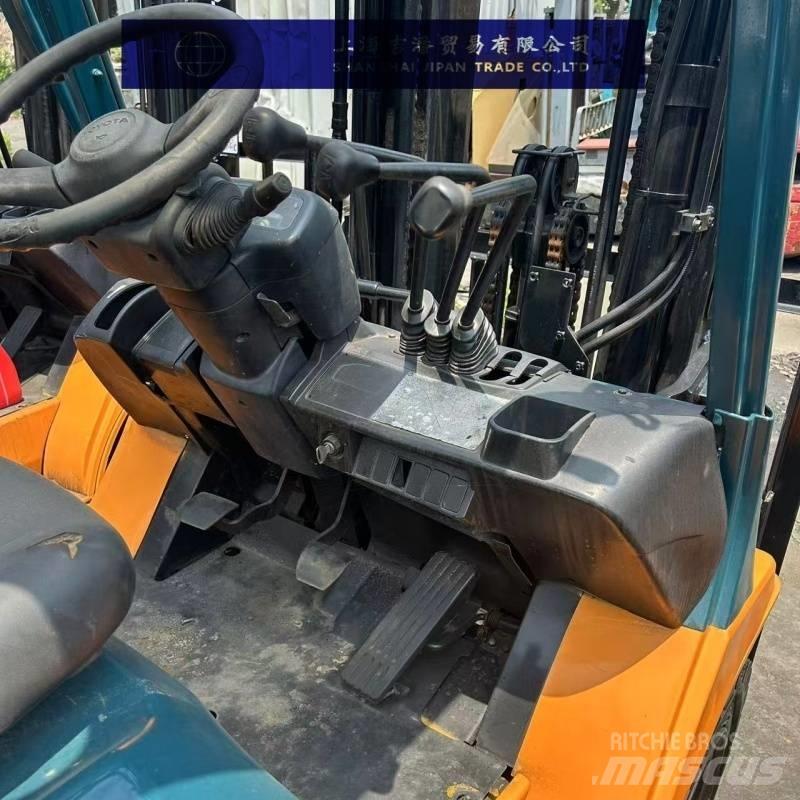 Toyota 25 Diesel Forklifts