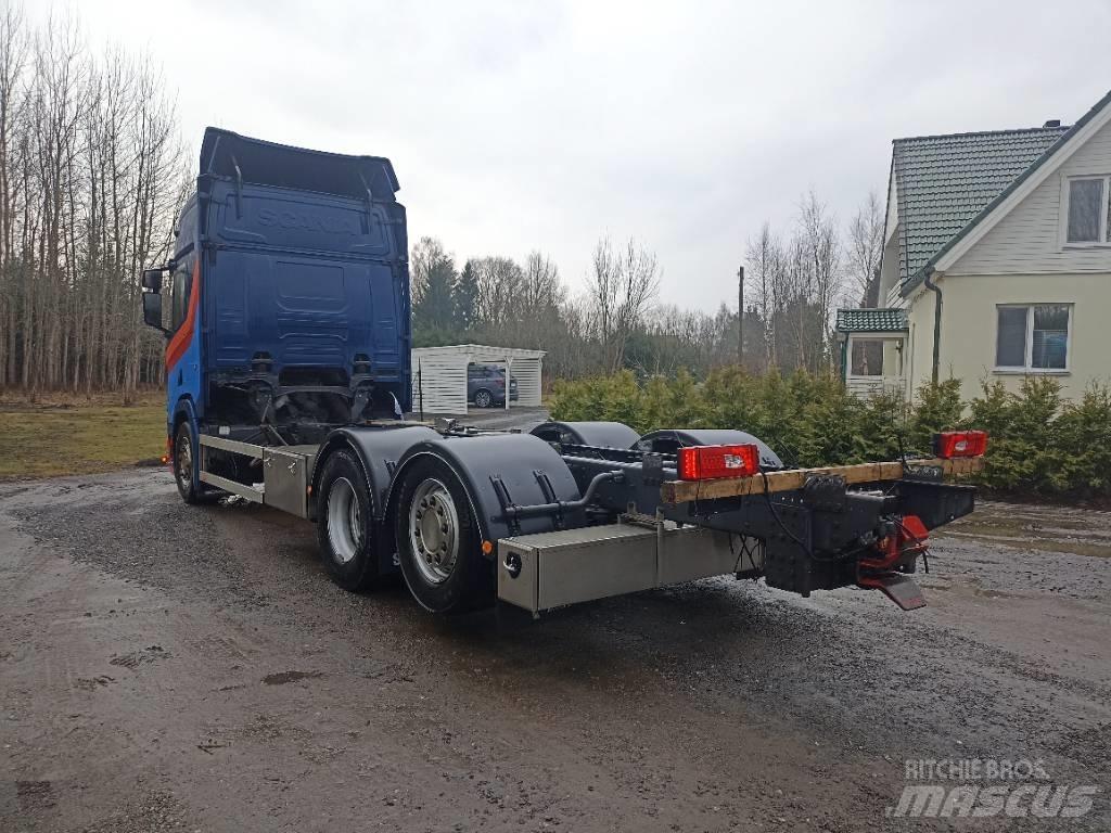 Scania R520 Cab & Chassis Trucks