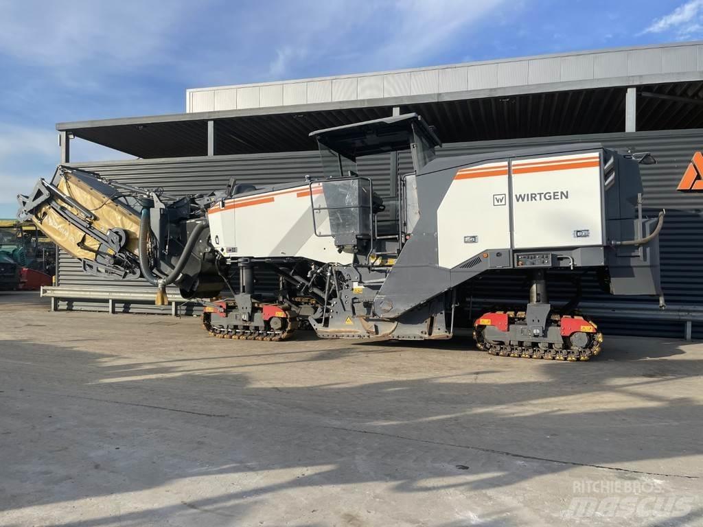 Wirtgen W 220 FI Asphalt cold milling machines