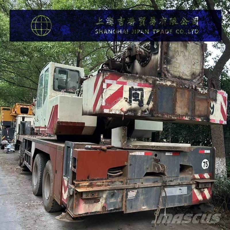 Zoomlion 50 Mobile and all terrain cranes