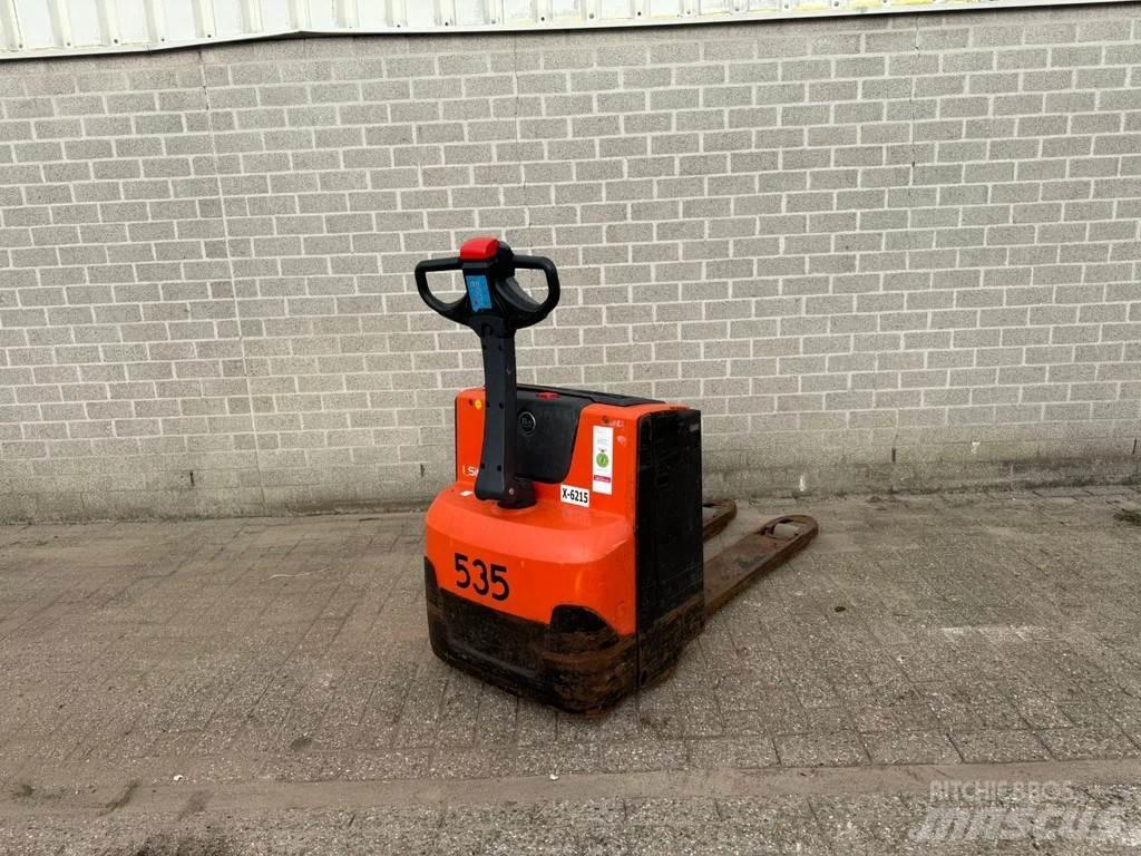 BT SWE200D Pedestrian stacker