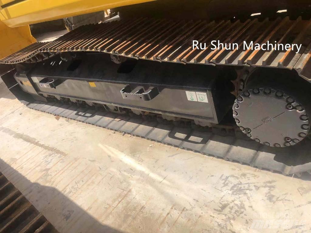 Komatsu PC 220-8 Crawler Excavators
