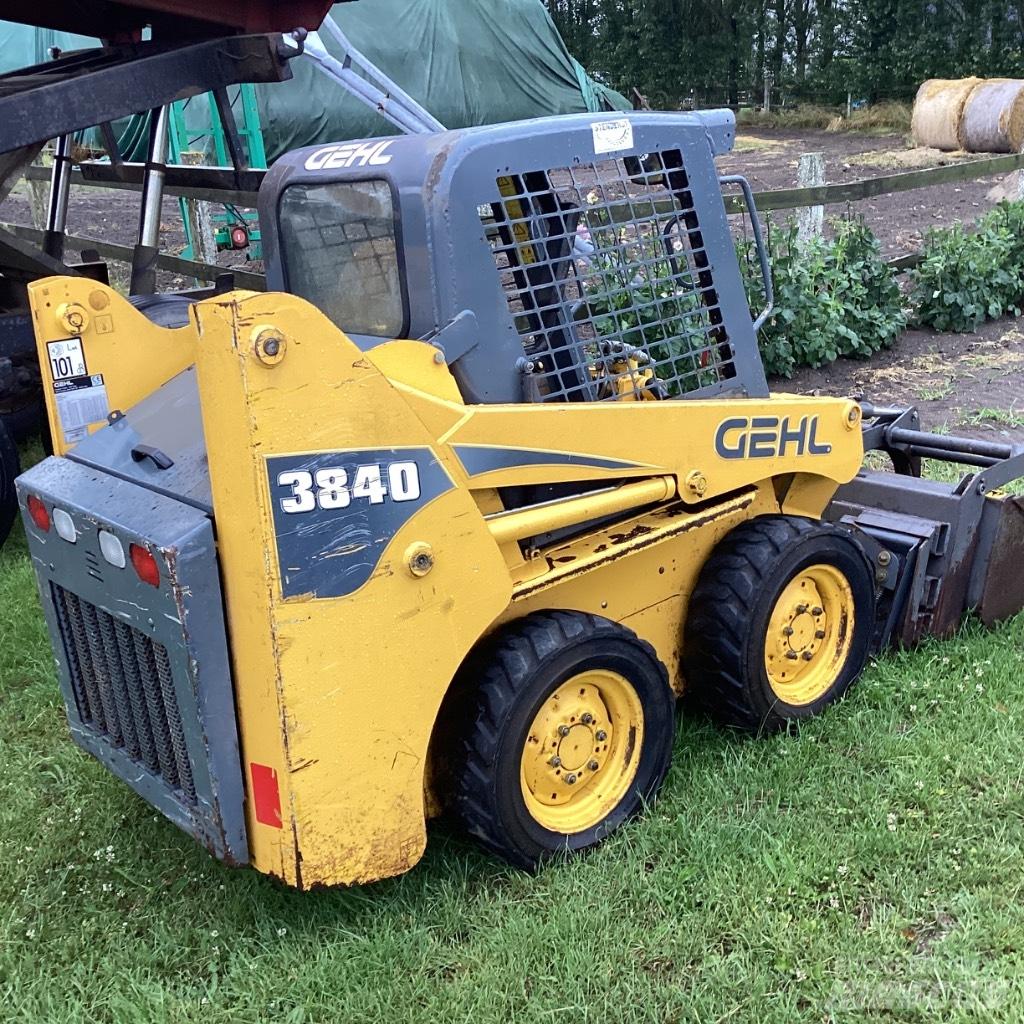 Gehl 3840 Skid Steer Loaders