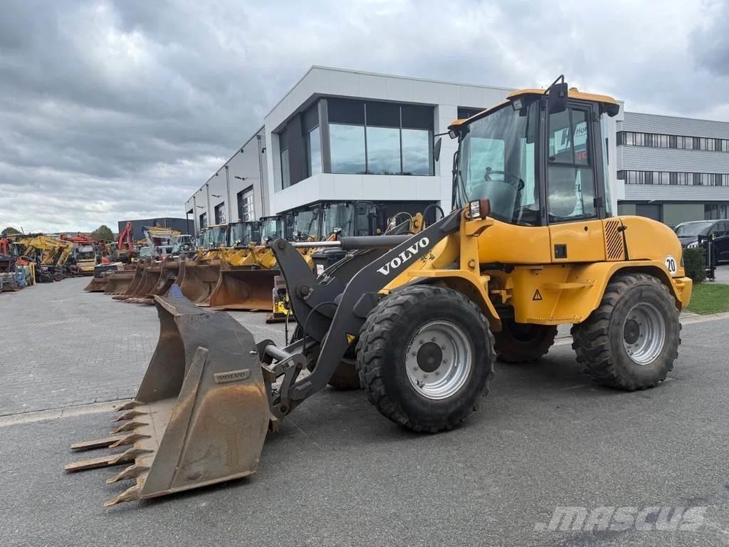 Volvo L30B Wheel Loaders