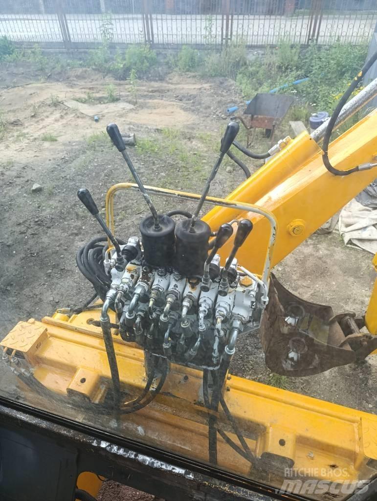 JCB 2 CX Backhoe Loaders