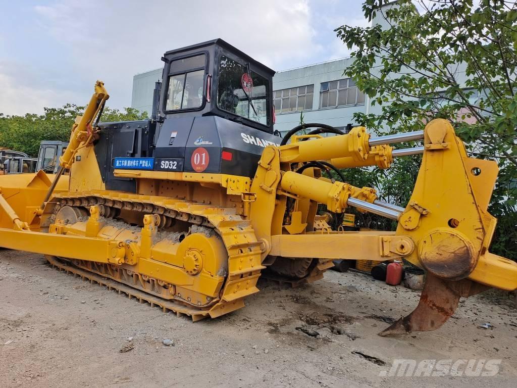 Shantui SD 32 Crawler dozers