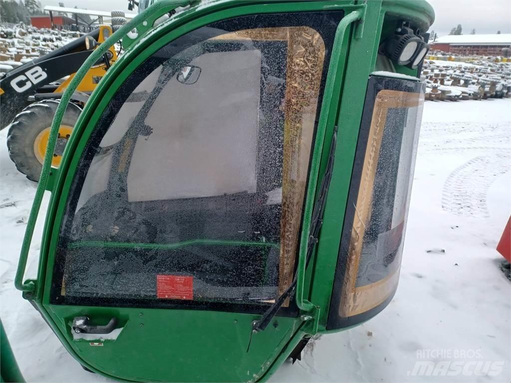 John Deere 1210e Cabins and interior