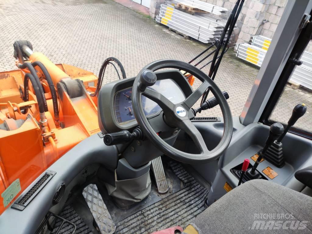 Fiat-Hitachi W90 Wheel Loaders