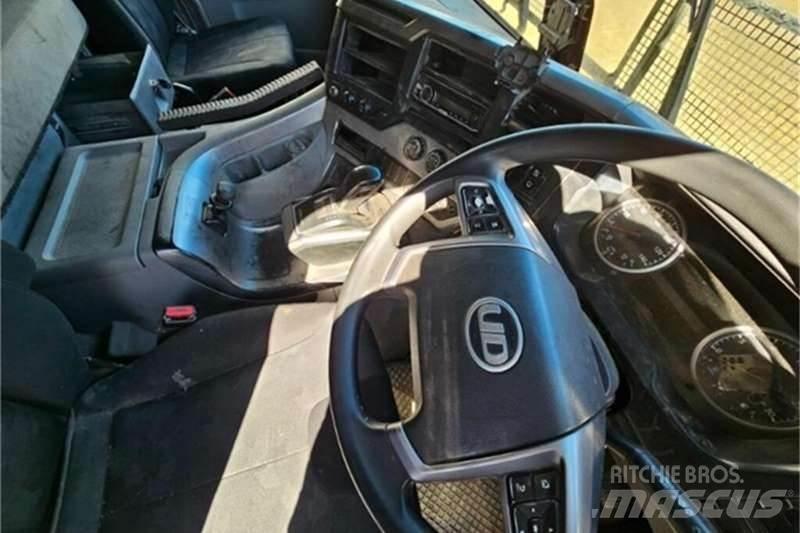UD TRUCKS QUON Other Trucks