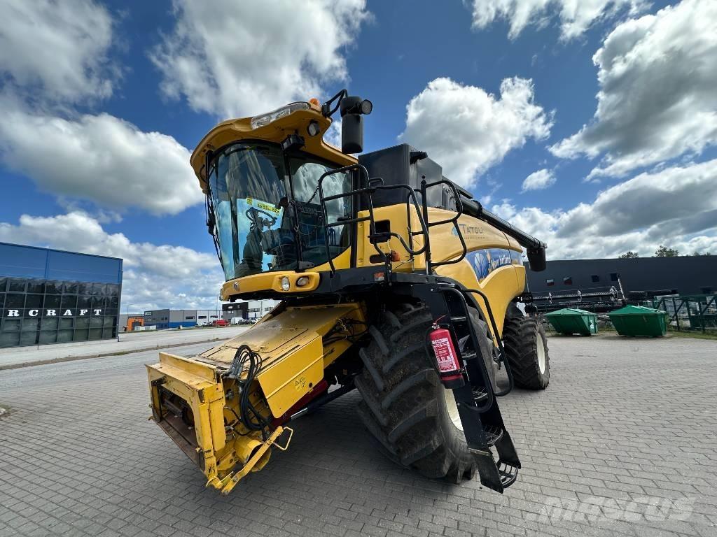 New Holland CX 8080 Combine Harvesters