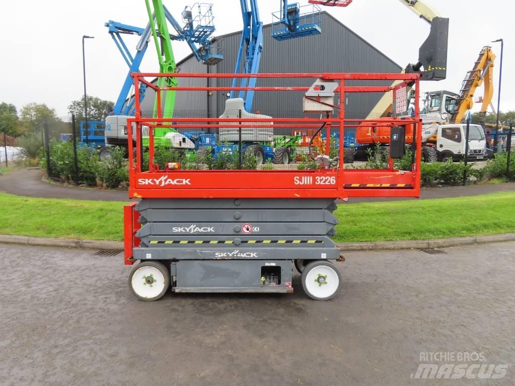 SkyJack SJ III 3226 Scissor Lifts