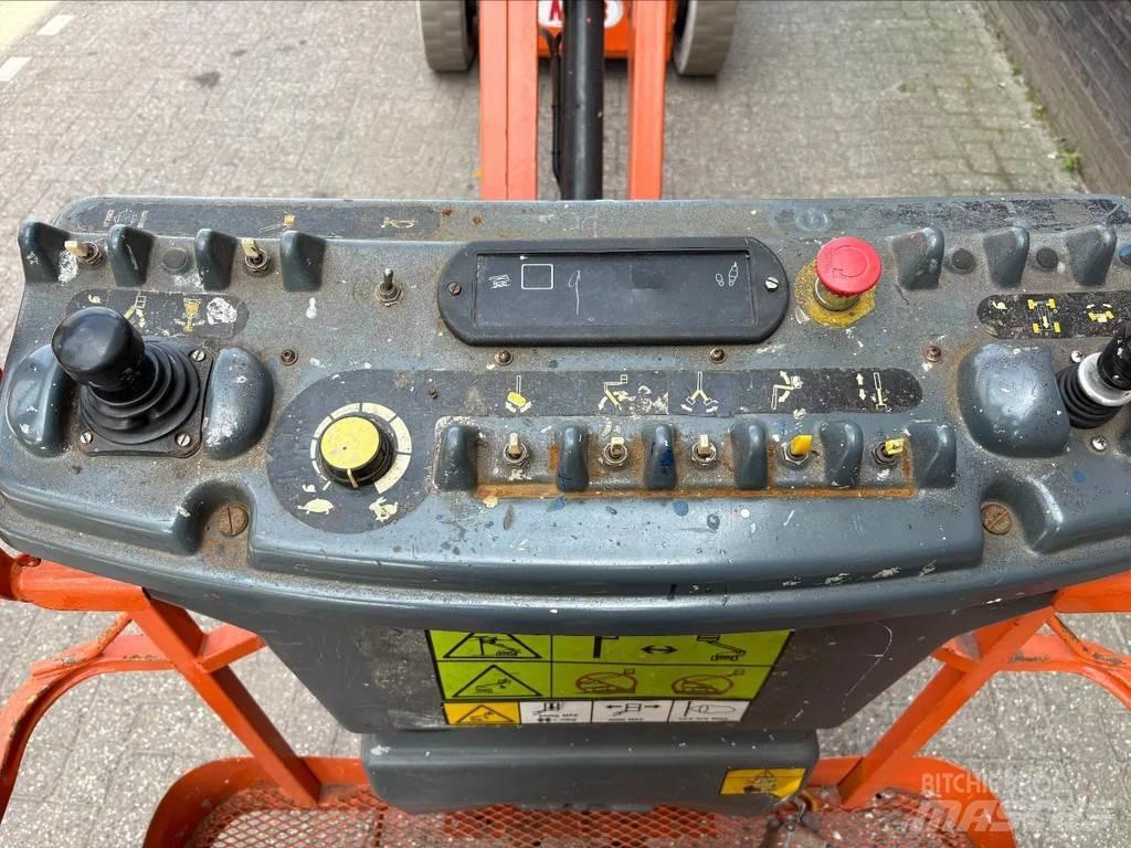 JLG E300AJP Articulated boom lifts