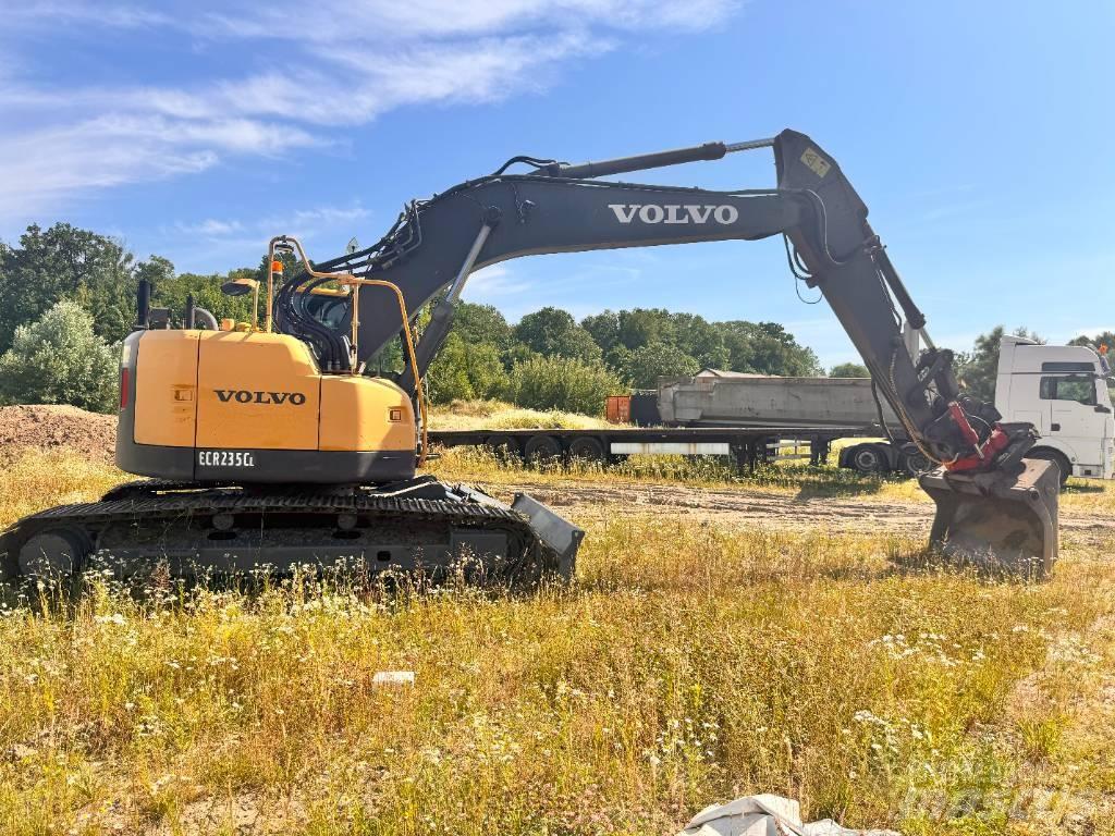 Volvo ECR 235 C L Crawler Excavators