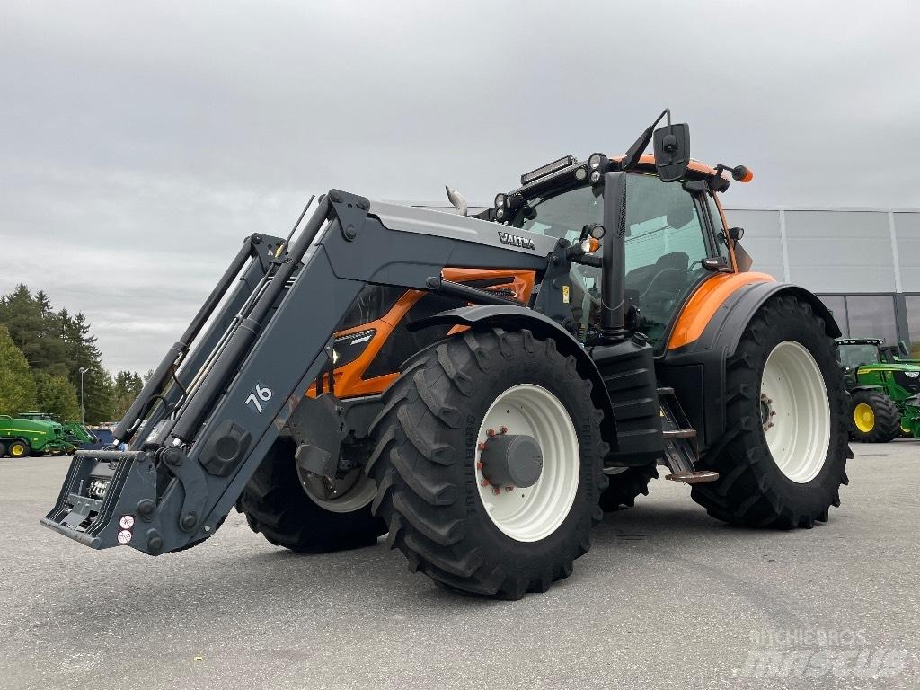 Valtra T 174 Tractors