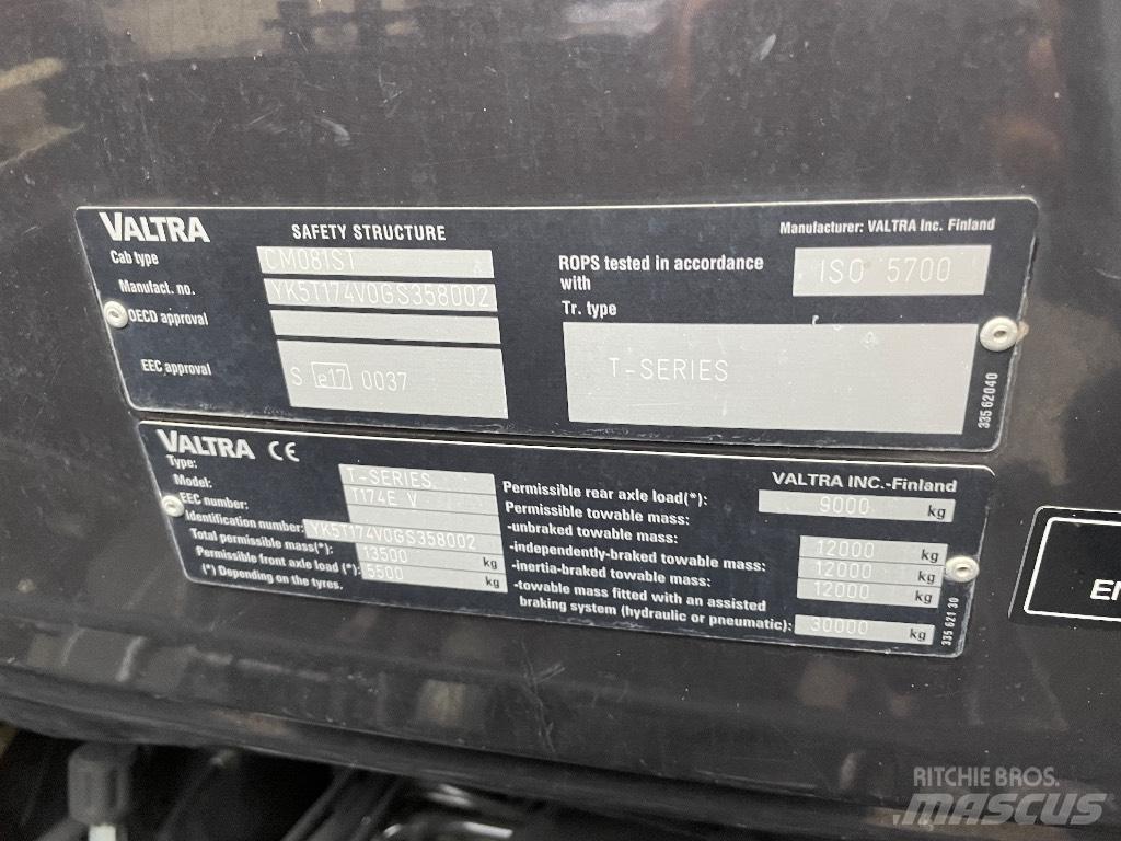 Valtra T 174 Tractors