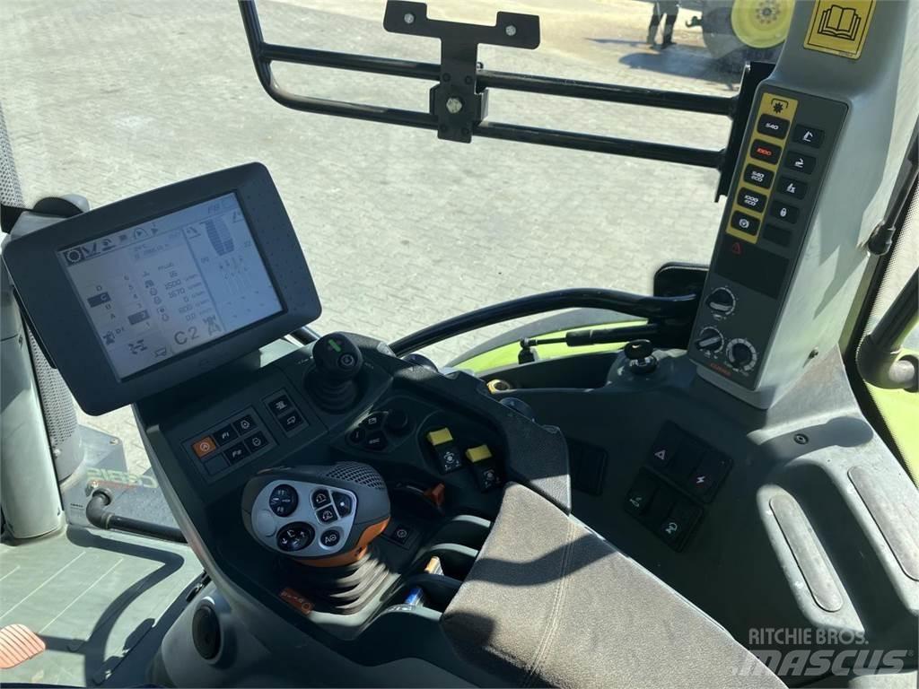 CLAAS Arion 640 Tractors