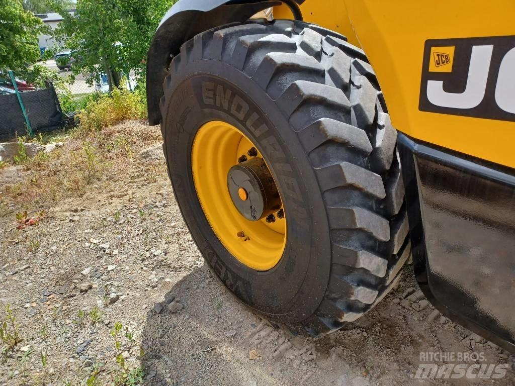 JCB 560-80 Agri Plus Telescopic Handlers