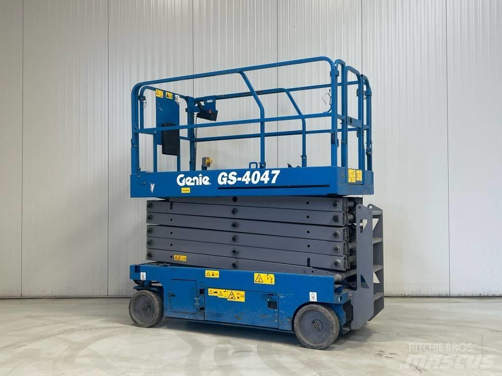Genie GS-4047 Scissor Lifts