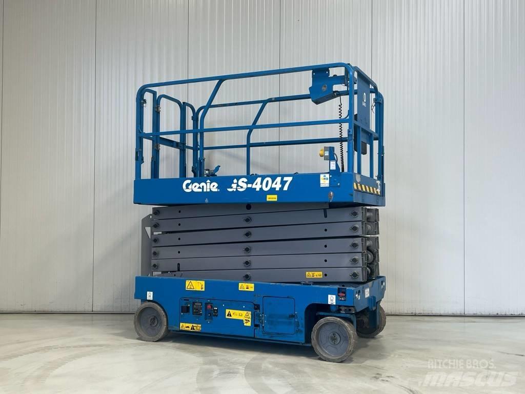 Genie GS-4047 Scissor Lifts