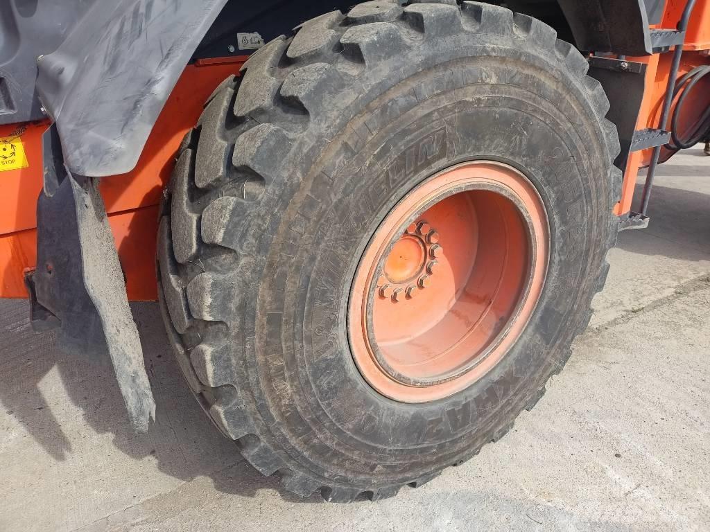 Hitachi ZW150 Wheel Loaders