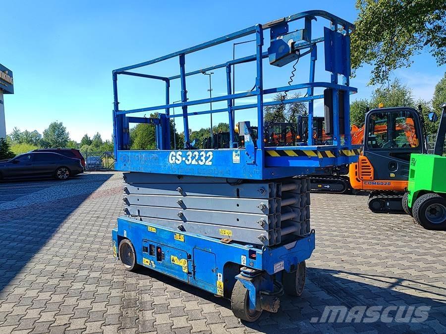 Genie GS-3232 Scissor Lifts
