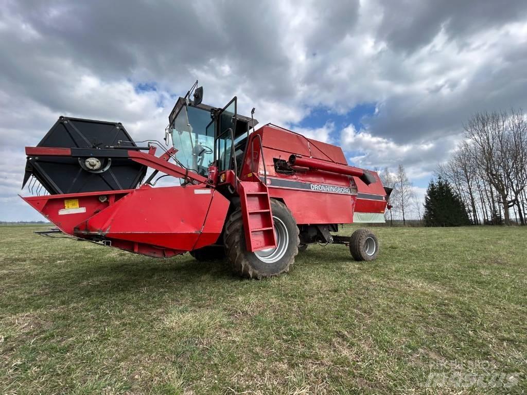 Dronningborg D4500 Combine Harvesters