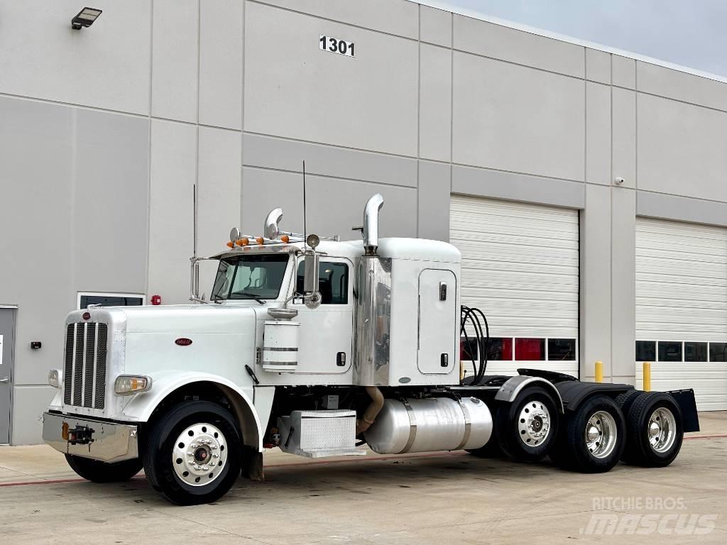 Peterbilt 388 Conventional Trucks / Tractor Trucks