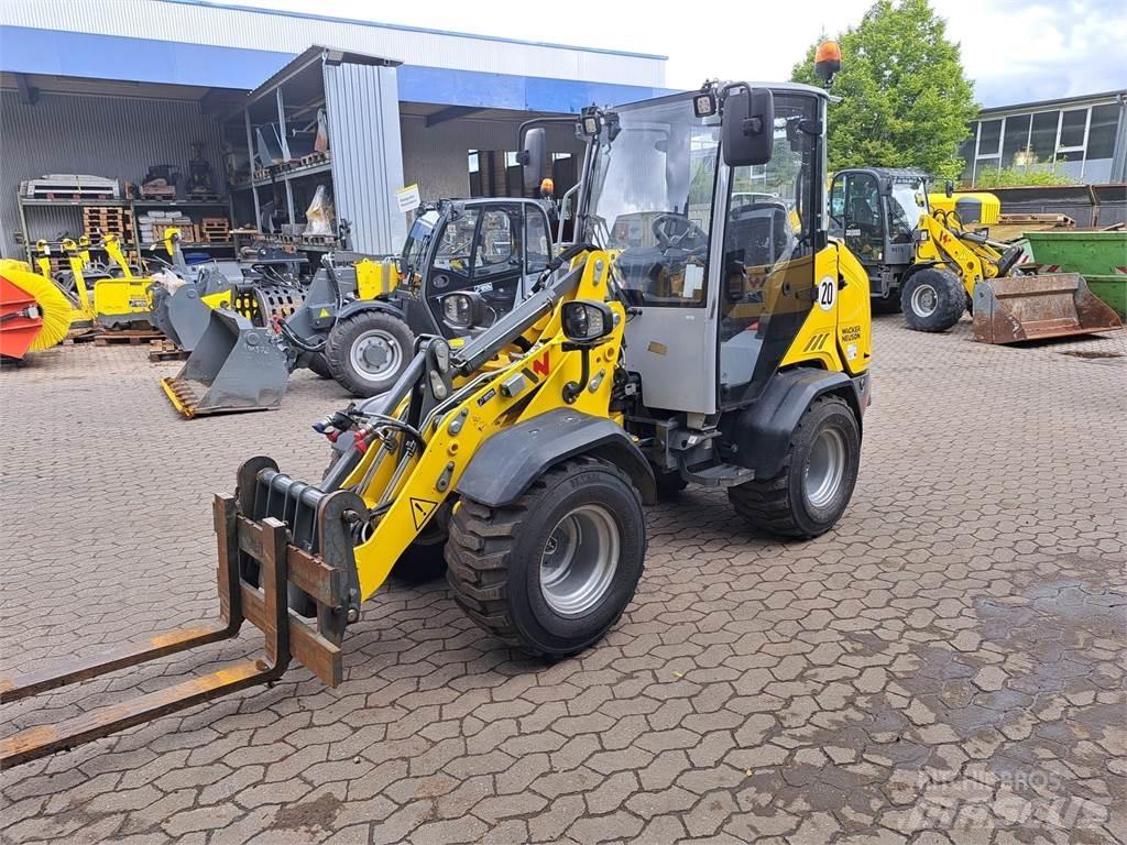 Wacker Neuson WL28 Wheel Loaders