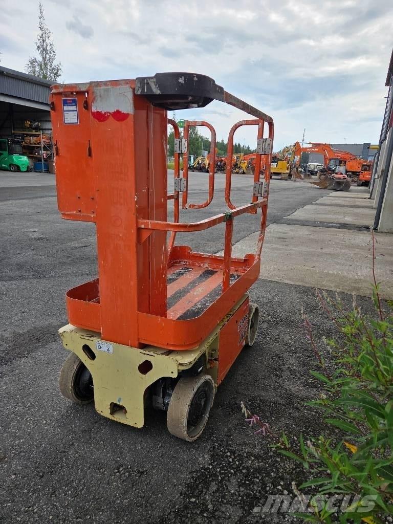 JLG 1230 ES Scissor Lifts