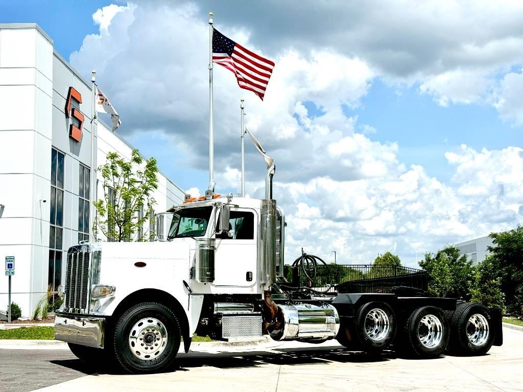 Peterbilt 388 Conventional Trucks / Tractor Trucks